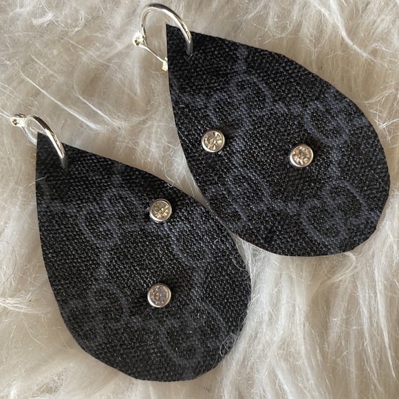 - 🆕💙 Upcycled Designer inspired Earrings with silver hoops - Picture 2 of 2